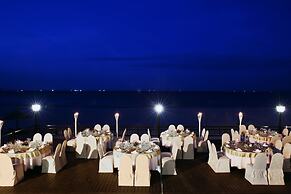 Sandy Beach Non Nuoc Resort