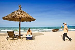 Sandy Beach Non Nuoc Resort