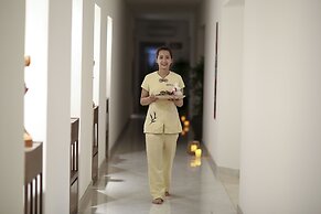 Sandy Beach Non Nuoc Resort