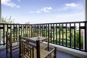 Sandy Beach Non Nuoc Resort