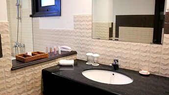 Sandy Beach Non Nuoc Resort