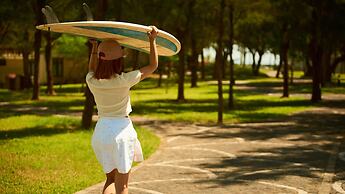 Sandy Beach Non Nuoc Resort