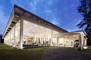 Sandy Beach Non Nuoc Resort