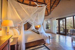 Mvuradona Safari Lodge