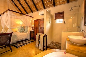 Mvuradona Safari Lodge