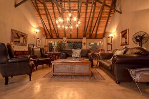 Mvuradona Safari Lodge