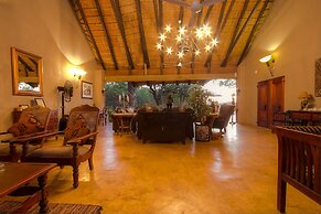 Mvuradona Safari Lodge