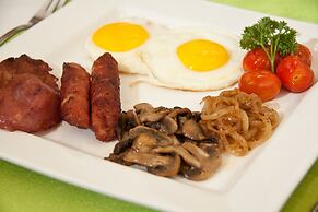 Mvuradona Safari Lodge