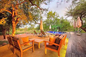 Mvuradona Safari Lodge