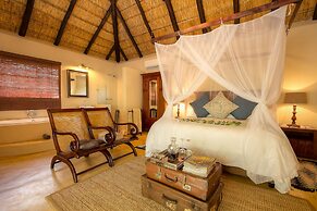 Mvuradona Safari Lodge