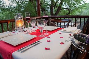 Mvuradona Safari Lodge