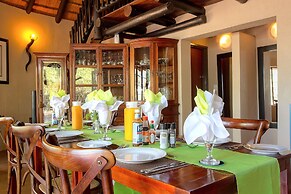 Mvuradona Safari Lodge