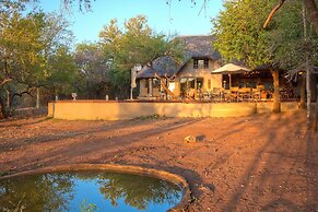 Mvuradona Safari Lodge