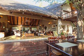 Mvuradona Safari Lodge