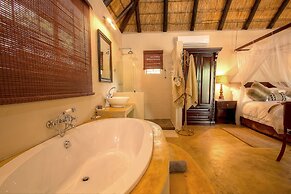 Mvuradona Safari Lodge