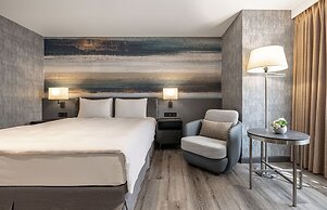 Lakeshore Hotel Metropolis I