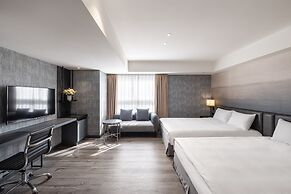 Lakeshore Hotel Metropolis I