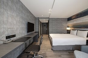 Lakeshore Hotel Metropolis I