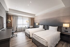 Lakeshore Hotel Metropolis I