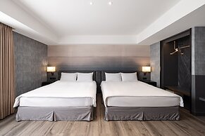 Lakeshore Hotel Metropolis I