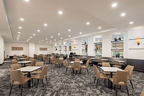 Lakeshore Hotel Metropolis I