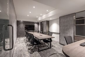 Lakeshore Hotel Metropolis I