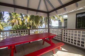 Bequia Beachfront Villa Hotel
