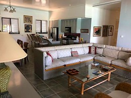Bequia Beachfront Villa Hotel