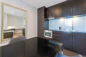 Oaks Melbourne on Collins Suites