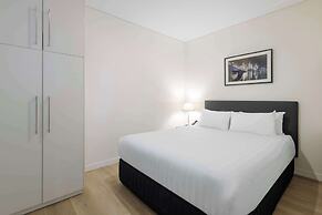 Oaks Melbourne on Collins Suites
