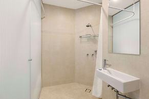 Oaks Melbourne on Collins Suites