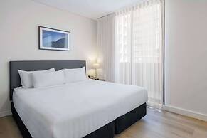 Oaks Melbourne on Collins Suites