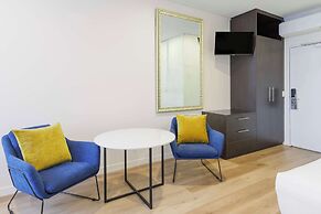 Oaks Melbourne on Collins Suites