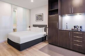 Oaks Melbourne on Collins Suites