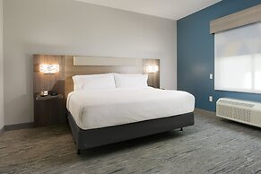 Holiday Inn Express & Suites Williamstown - Glassboro by IHG