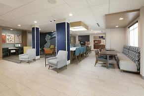 Holiday Inn Express & Suites Williamstown - Glassboro by IHG