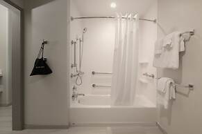 Holiday Inn Express & Suites Williamstown - Glassboro by IHG