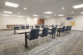 Holiday Inn Express & Suites Williamstown - Glassboro by IHG