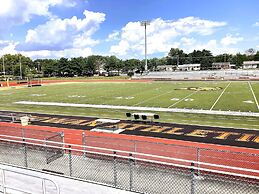 Holiday Inn Express & Suites Williamstown - Glassboro by IHG