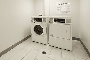 Holiday Inn Express & Suites Williamstown - Glassboro by IHG