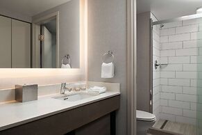 DoubleTree by Hilton Pittsburgh Airport