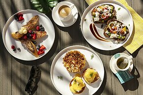 Hilton St. Petersburg Carillon Park