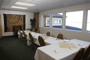 River Lodge And Grill