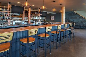 River Lodge And Grill