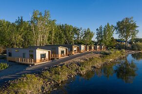 River Lodge And Grill