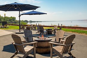 River Lodge And Grill