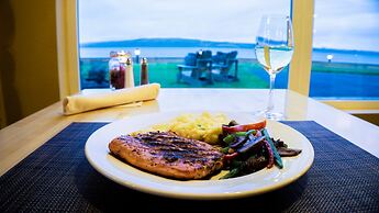 River Lodge And Grill