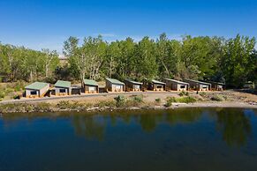 River Lodge And Grill