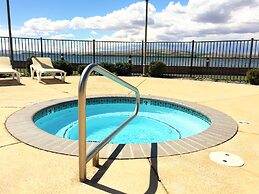 River Lodge And Grill