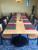 River Lodge And Grill